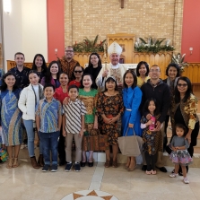 Archbishop-with-Indonesian-community-scaled