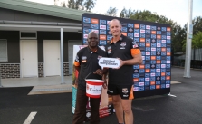 Wests-Tigers-coach-with-Caritas'-Zimbabwean-spokeperson-Super-Dube_photocreditNicoleC-(2)